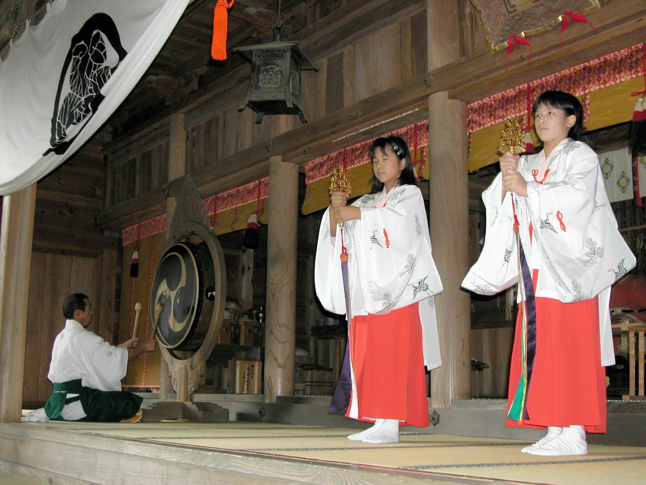 日野神社の古代神楽